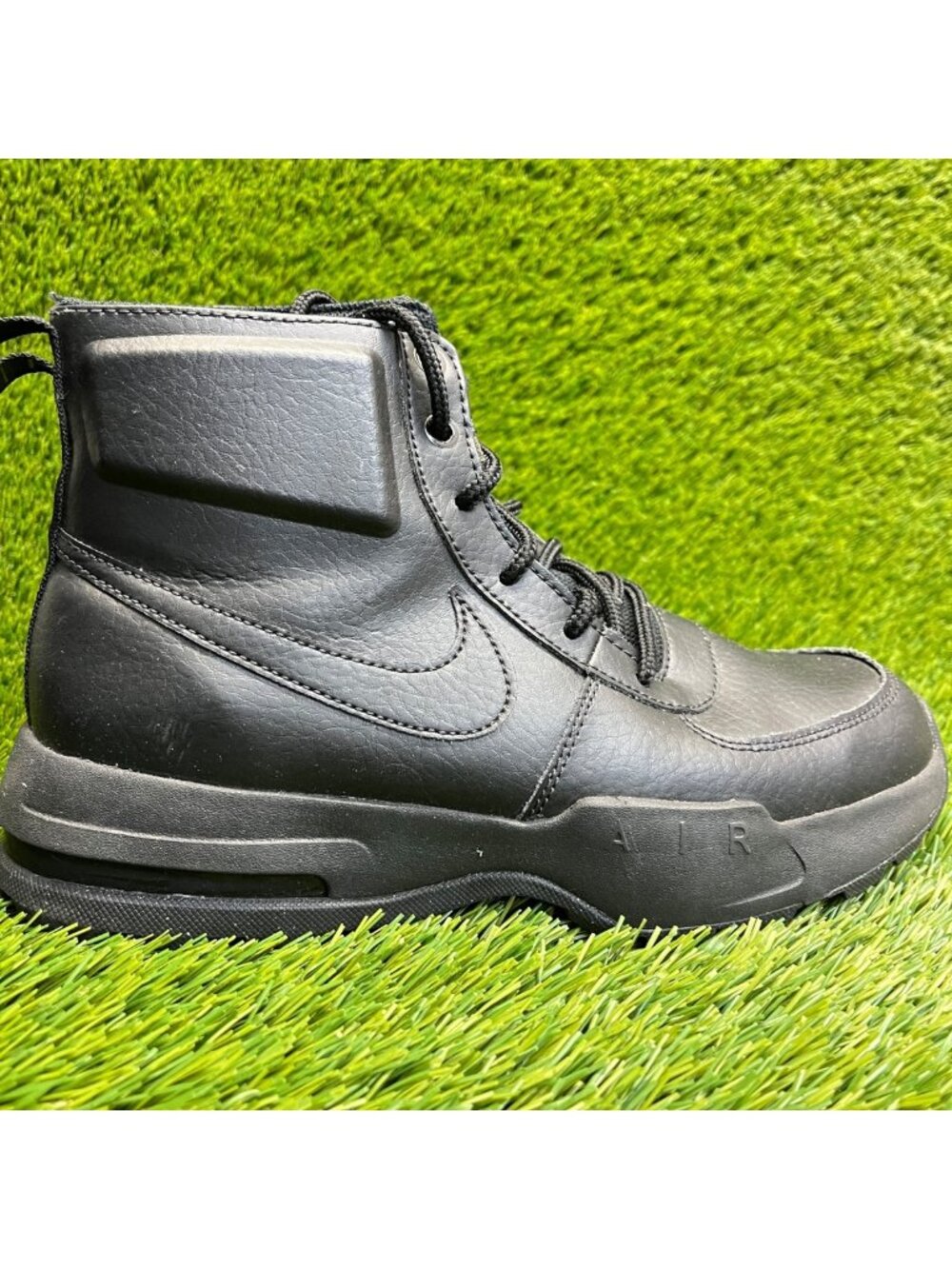 Nike Air Max Goaterra 2.0 Boys Size 7Y Triple Black Outdoor Leather Hiking Boots